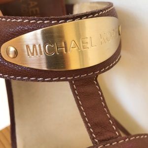 Super fly Michael Kori platforms